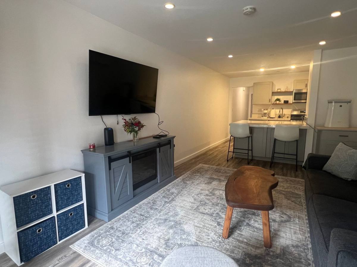 Apartment for rent at 17200 Newhope St, Fountain Valley, CA 92708
