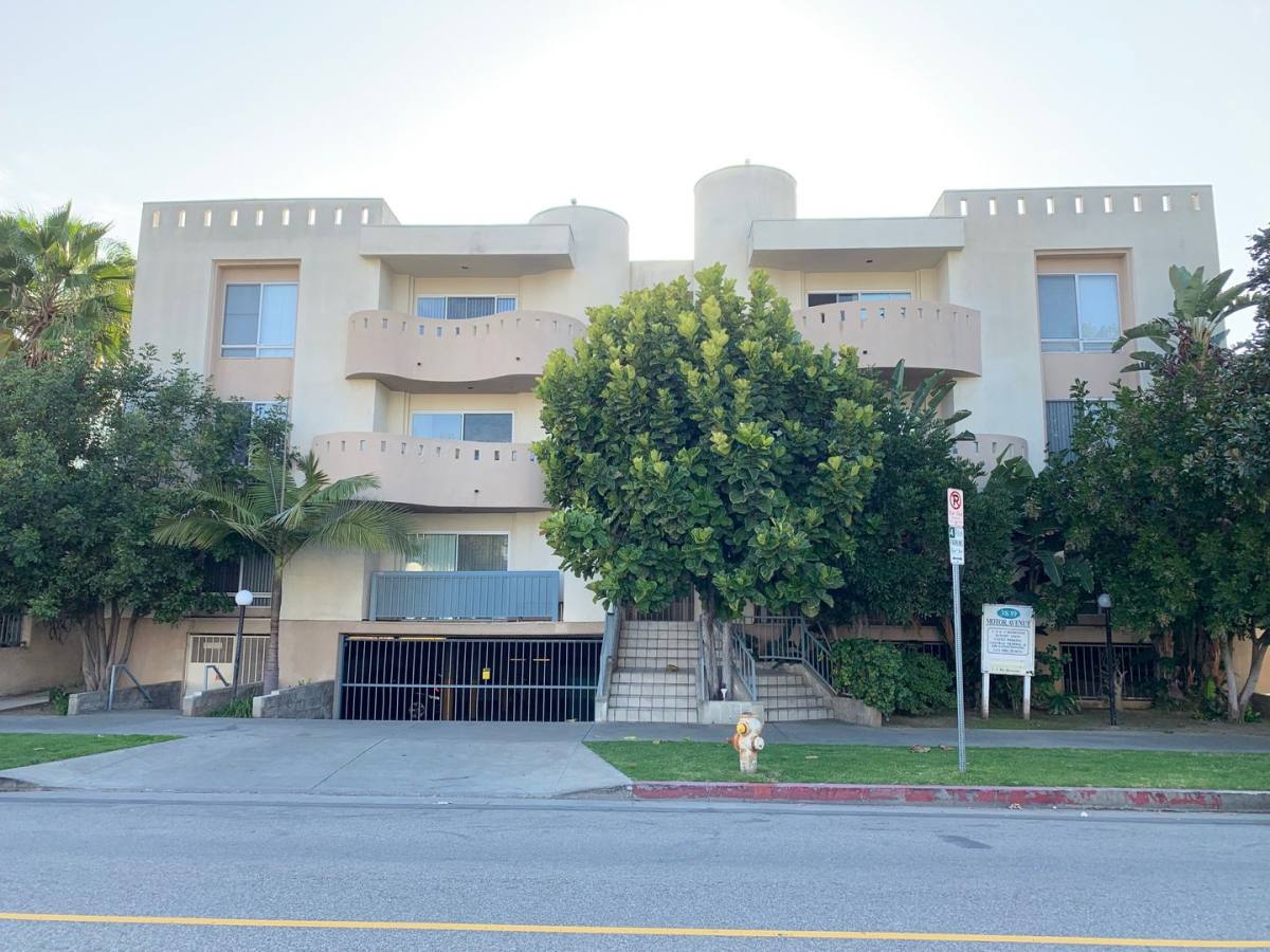Apartment for rent at 3839 Motor Ave, Culver City, CA 90232