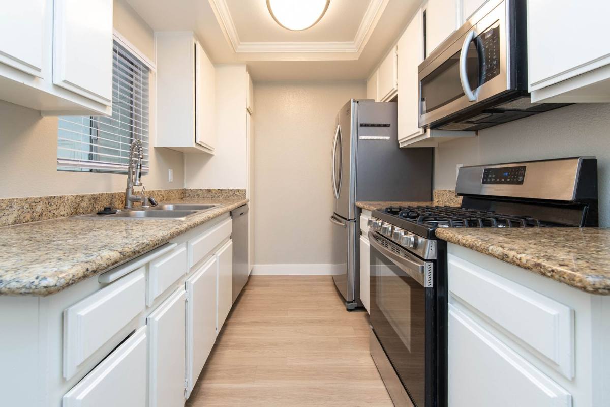 Apartment for rent at 3839 Motor Ave, Culver City, CA 90232