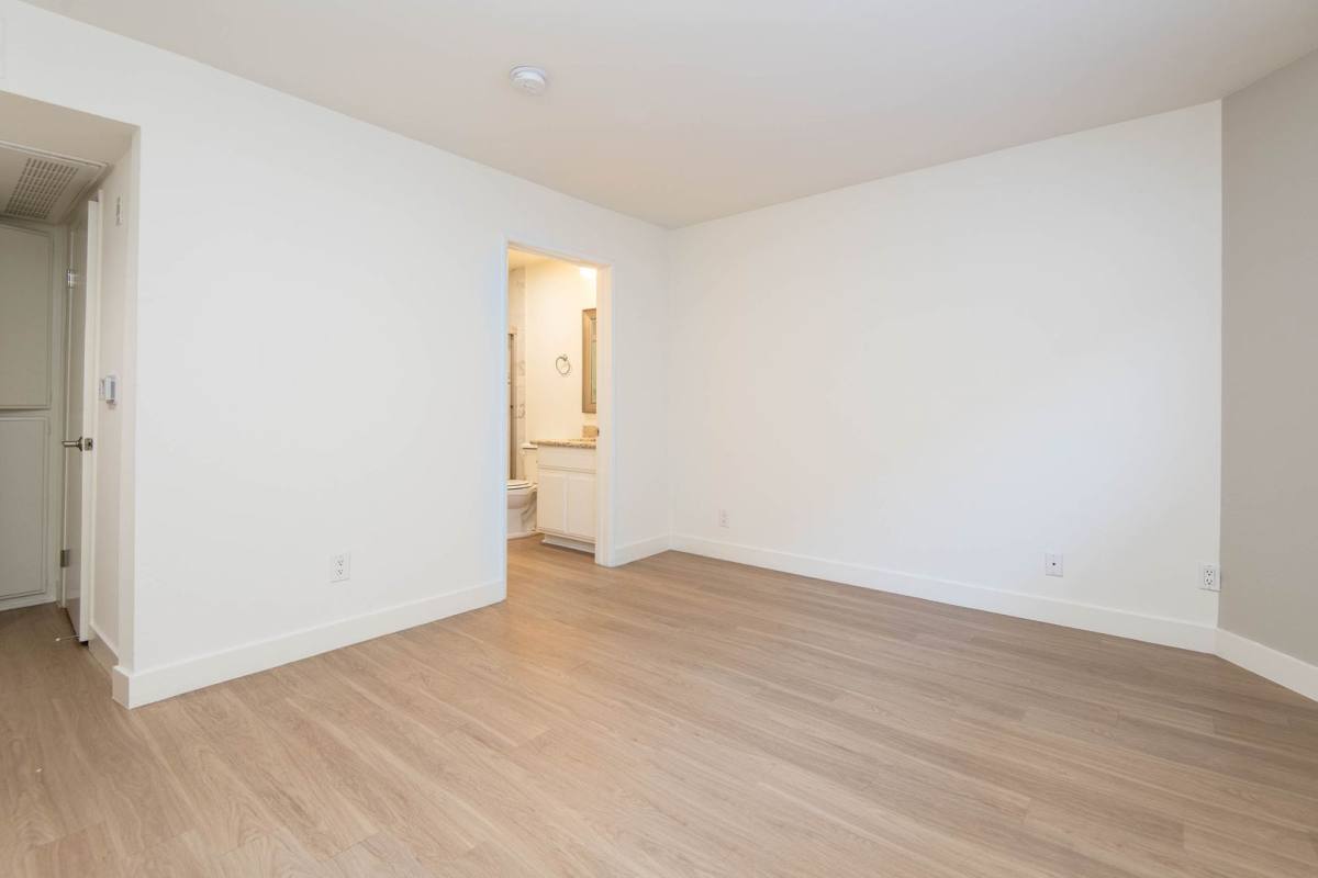Apartment for rent at 3839 Motor Ave, Culver City, CA 90232