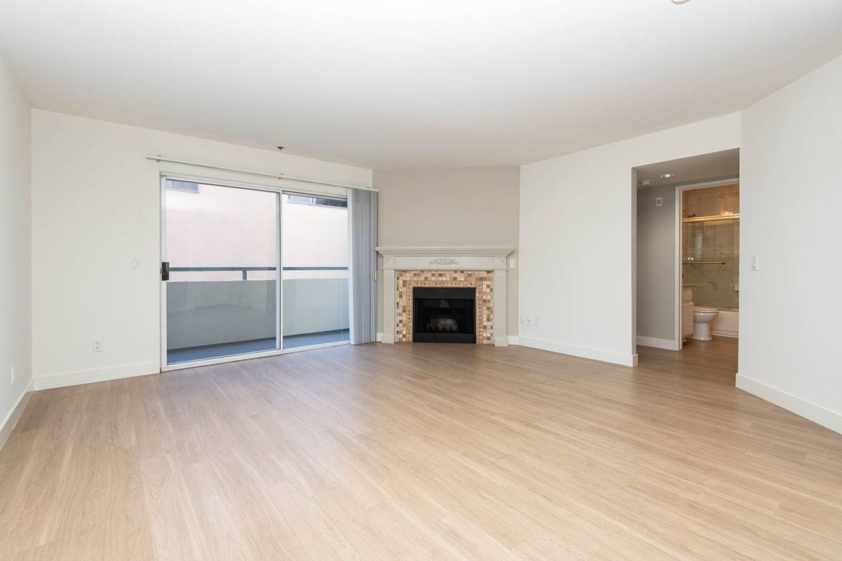 Apartment for rent at 3839 Motor Ave, Culver City, CA 90232