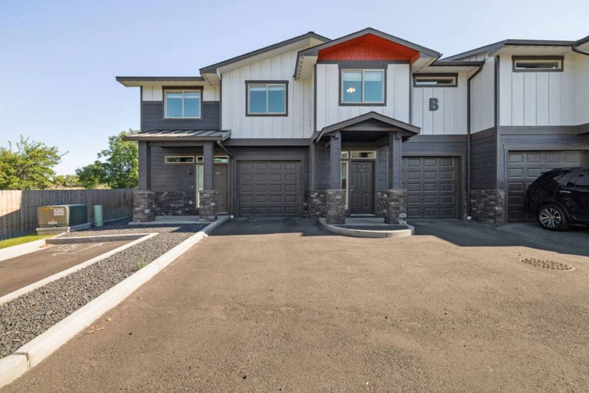Townhouse for rent at 911 W Entiat Ave, Kennewick, WA 99336