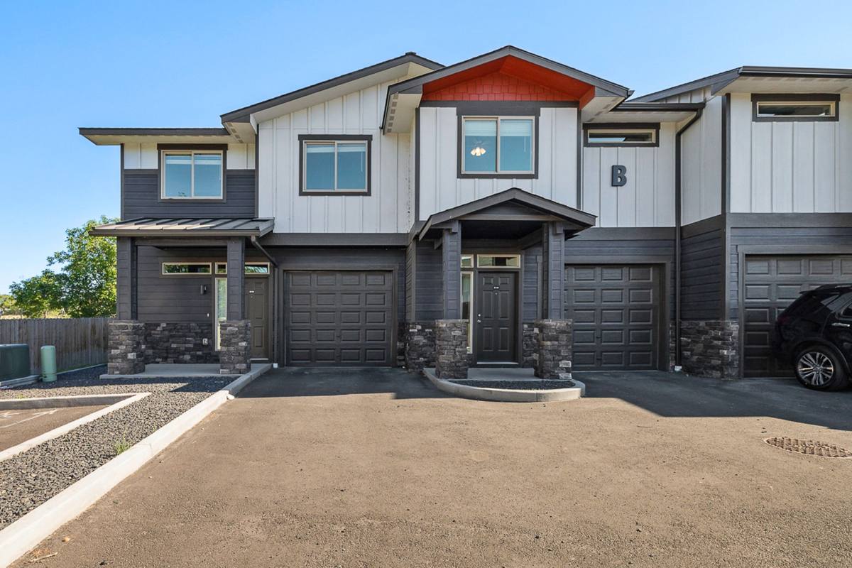 Townhouse for rent at 911 W Entiat Ave, Kennewick, WA 99336
