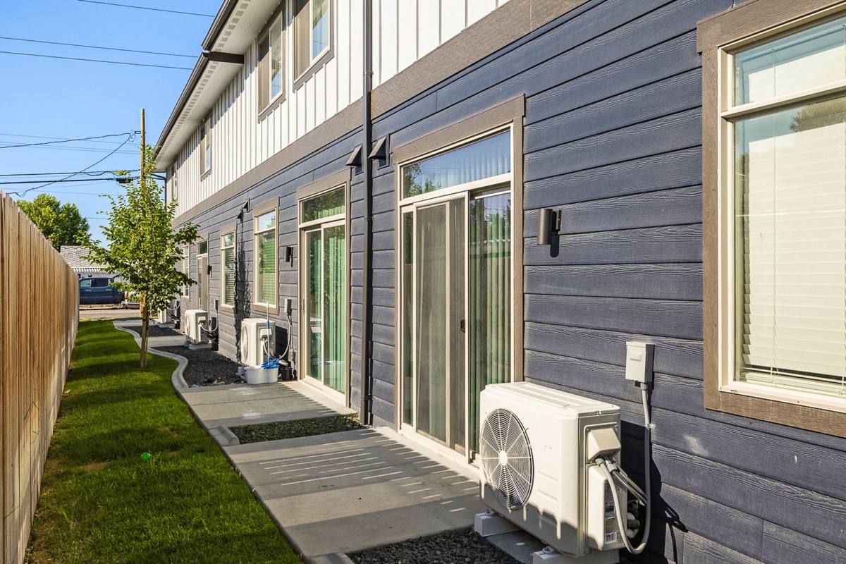 Townhouse for rent at 911 W Entiat Ave, Kennewick, WA 99336