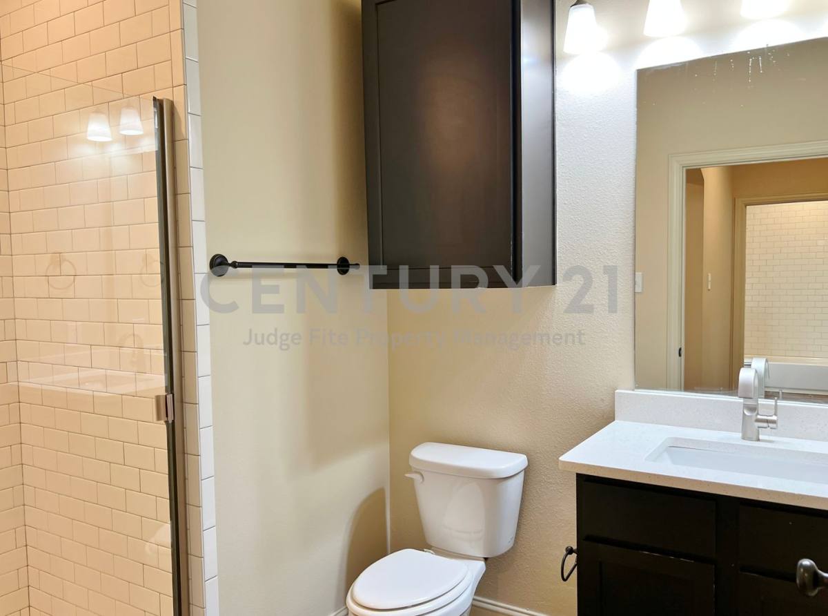 Townhouse for rent at 1312 W Jefferson St, Waxahachie, TX 75165