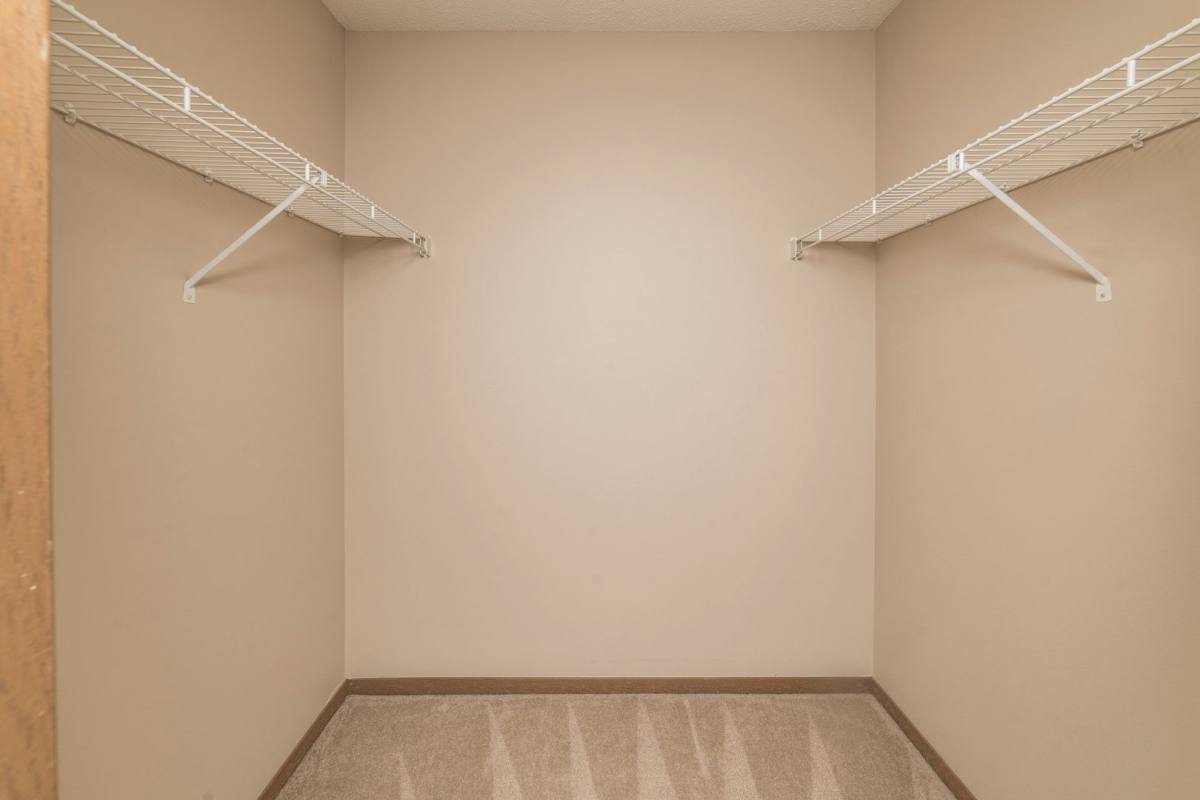 Apartment for rent at 900 E 14th St, Sioux Falls, SD 57104