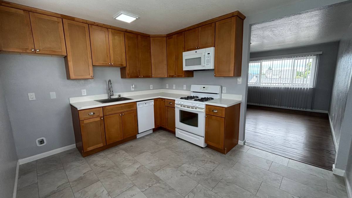 Apartment for rent at 1663 80th Ave, Oakland, CA 94621