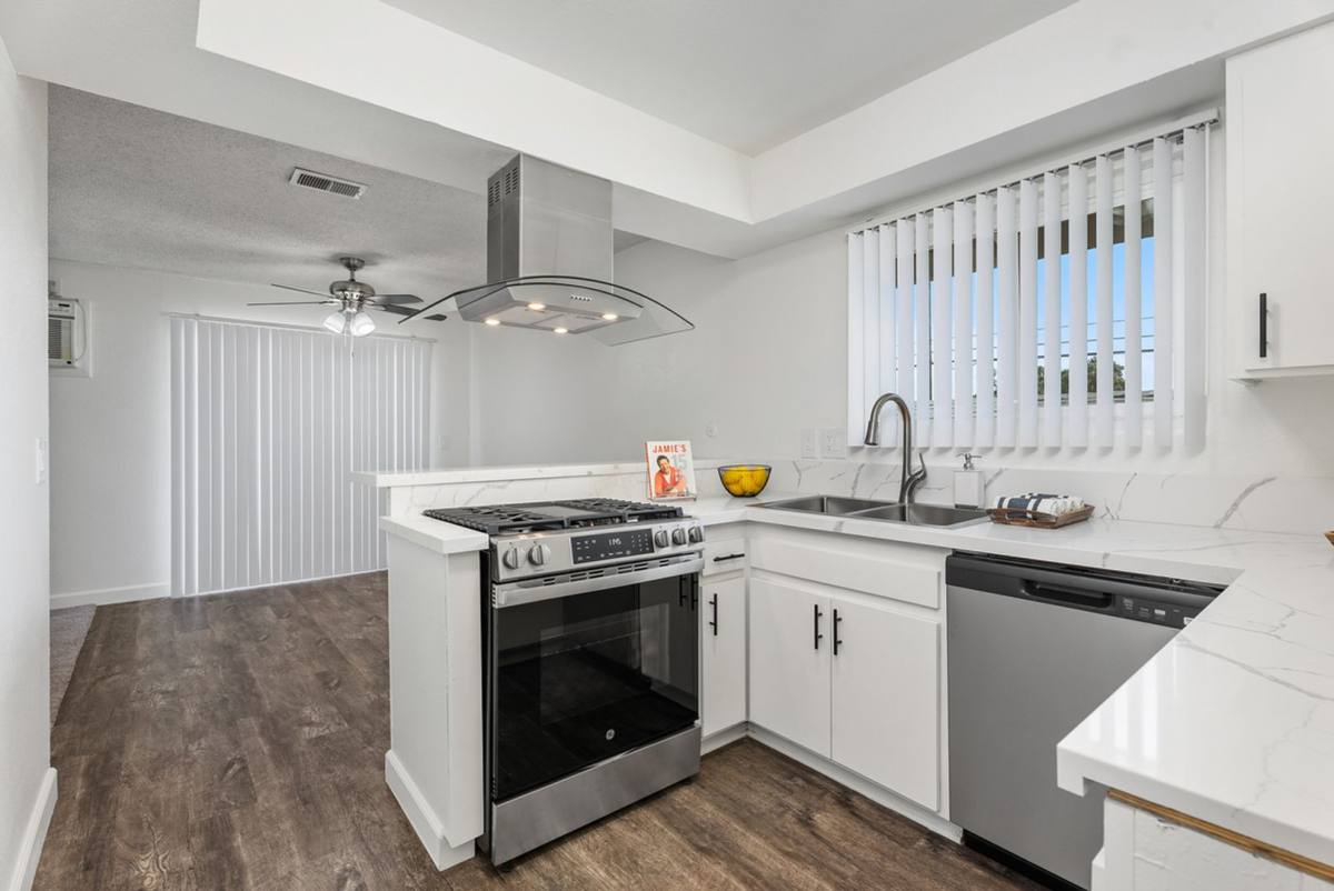 Apartment for rent at 17062 Altadena Dr, 15991 & 16001 Pasadena Ave, Tustin, CA 92780