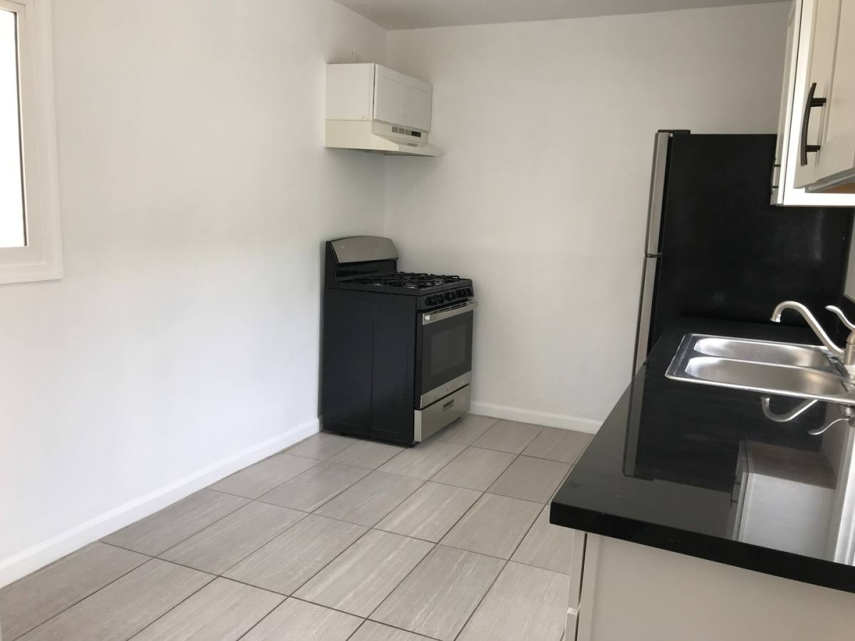 Apartment for rent at 3926 W 28th St, Los Angeles, CA 90018