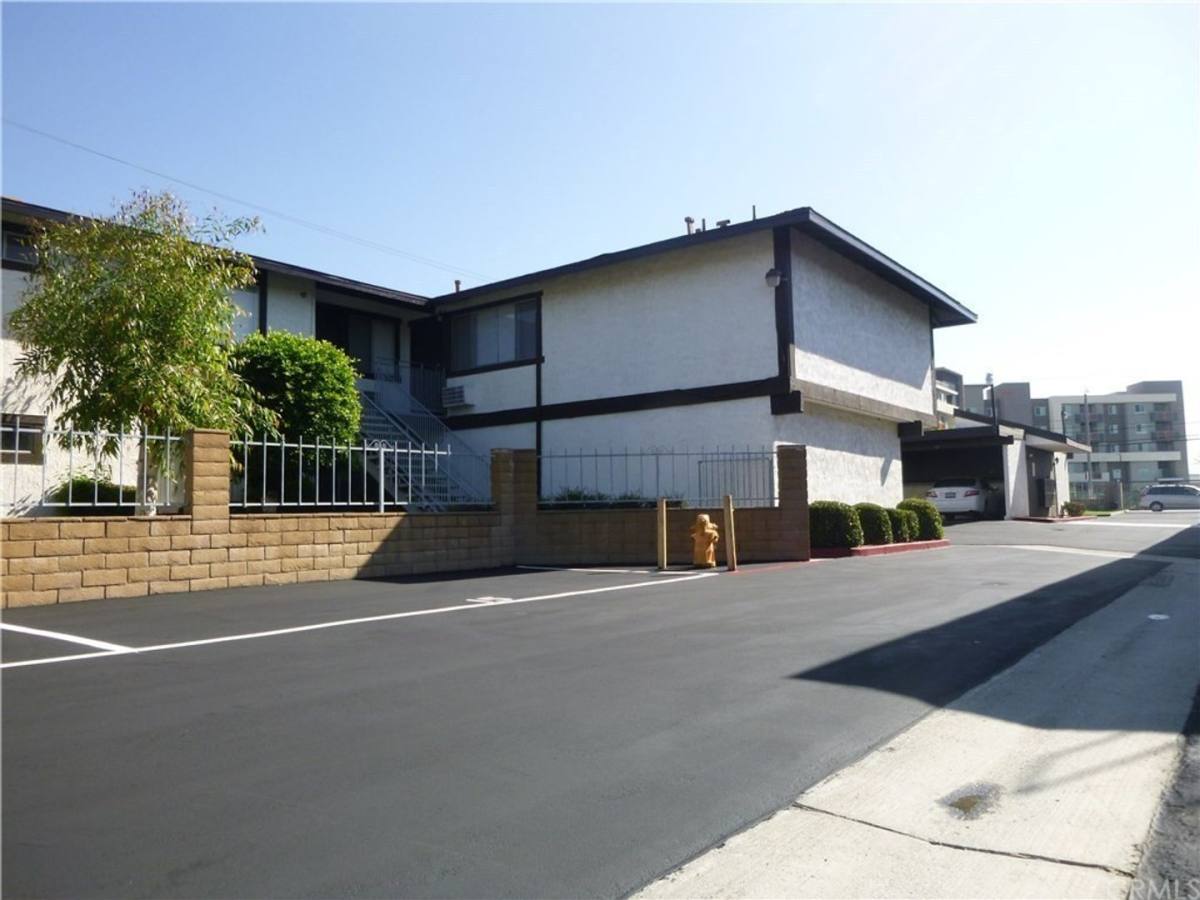 Apartment for rent at 12833 Brookhurst Way, Garden Grove, CA 92841