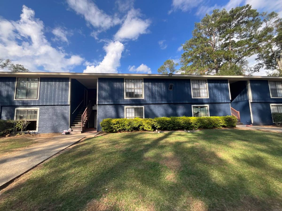 Apartment for rent at 306 W Harriet St, Leesville, LA 71446