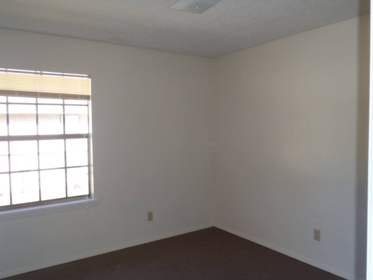Apartment for rent at 306 W Harriet St, Leesville, LA 71446