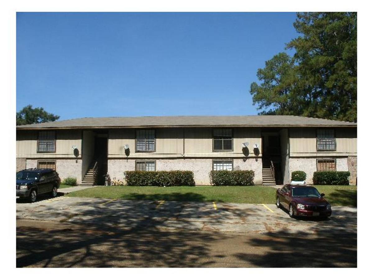 Apartment for rent at 306 W Harriet St, Leesville, LA 71446
