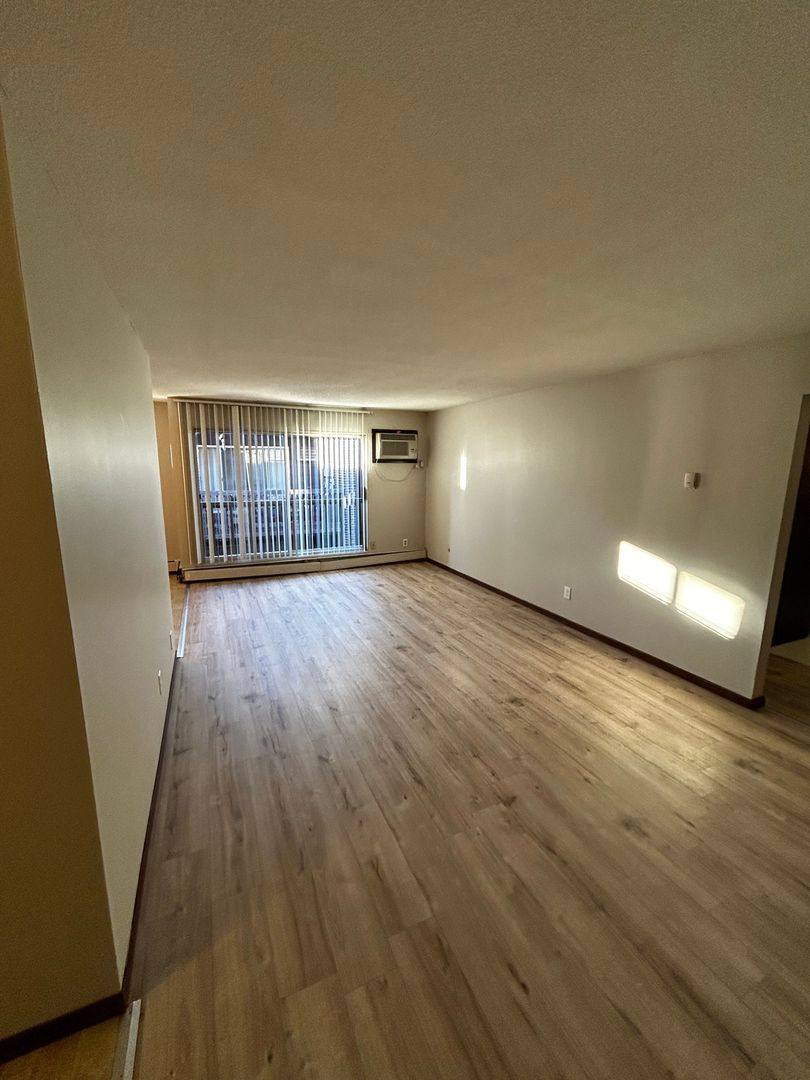 Apartment for rent at 1264 Hazelwood St, Saint Paul, MN 55106
