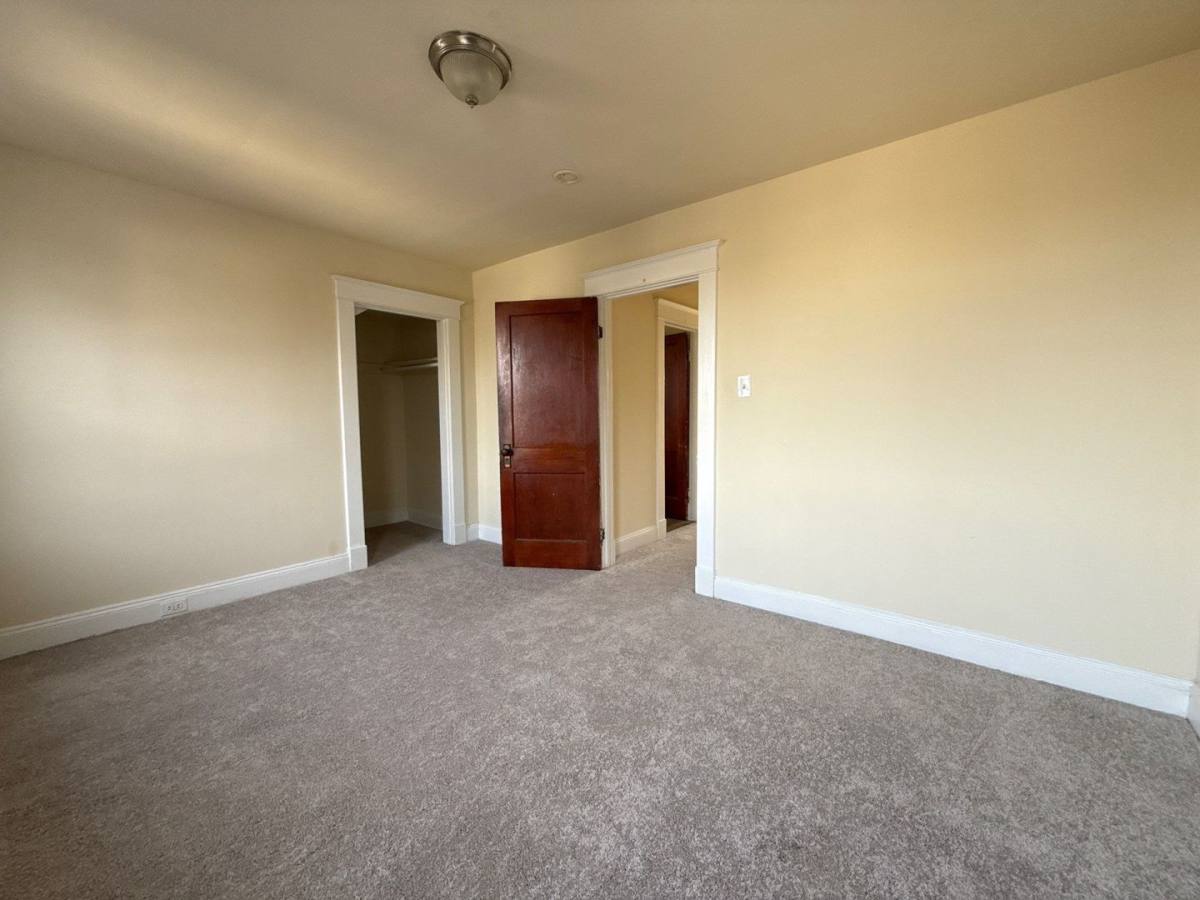 Apartment for rent at 6512 Cleveland Ave, Dundalk, MD 21222