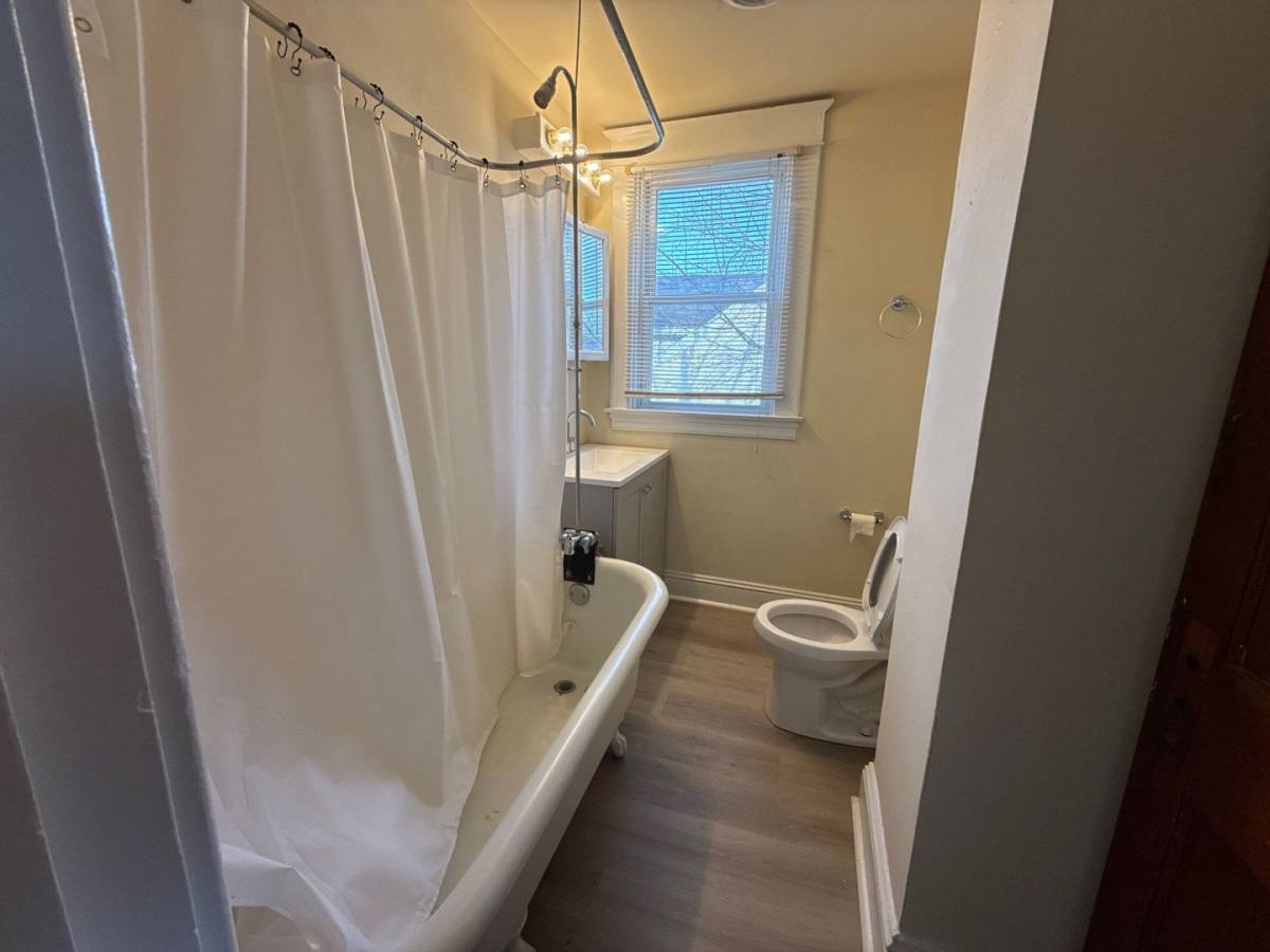 Apartment for rent at 6512 Cleveland Ave, Dundalk, MD 21222