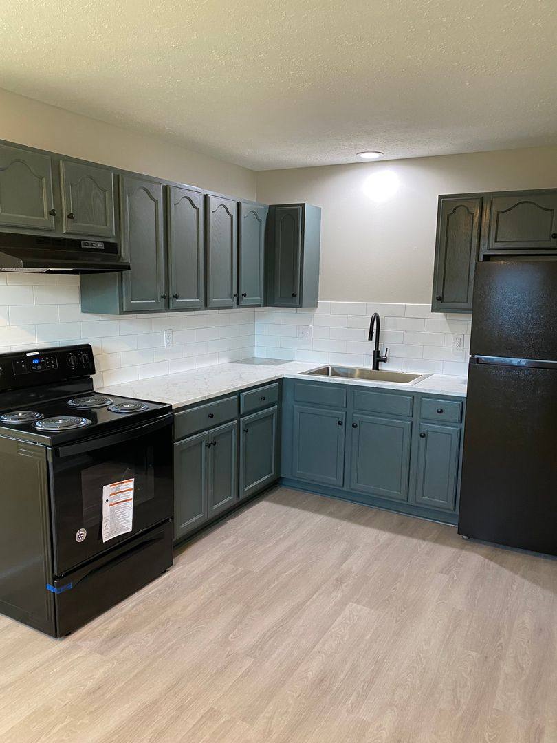 Apartment for rent at 769 W 61st St, Davenport, IA 52806