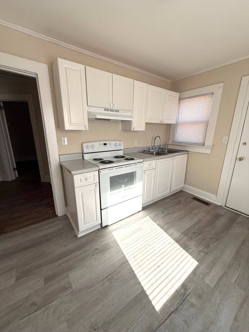 Apartment for rent at 300 Higgs St, Greenville, NC 27834