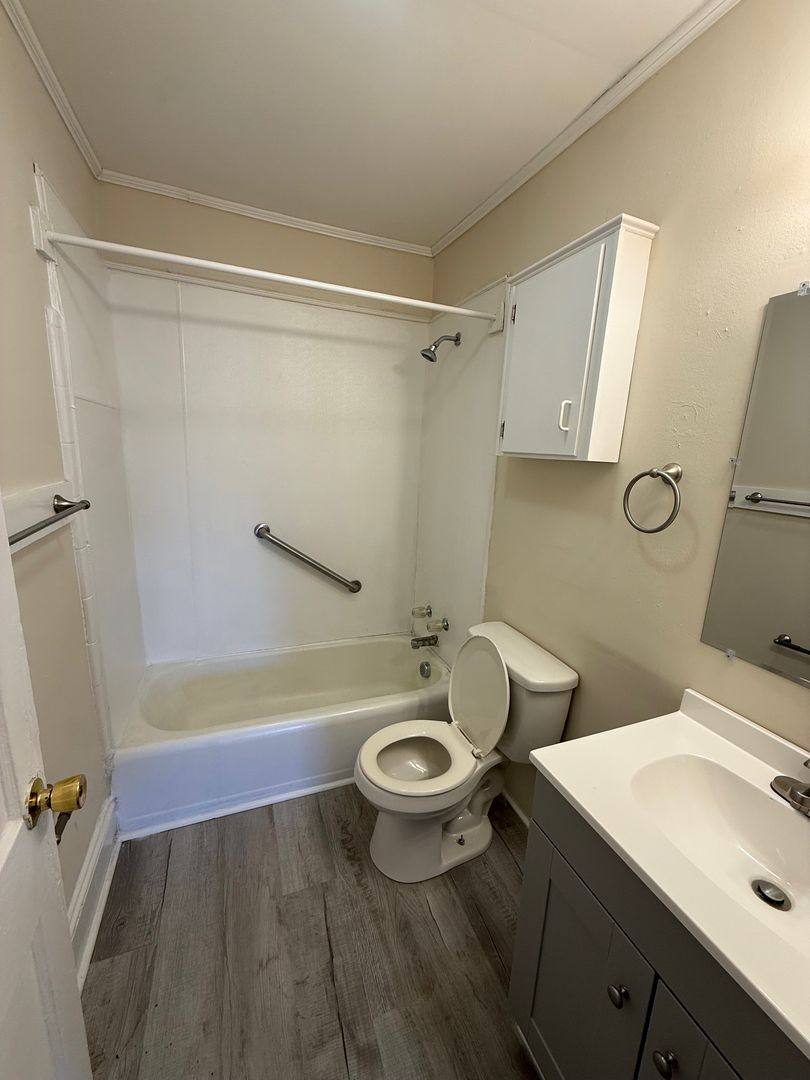 Apartment for rent at 300 Higgs St, Greenville, NC 27834
