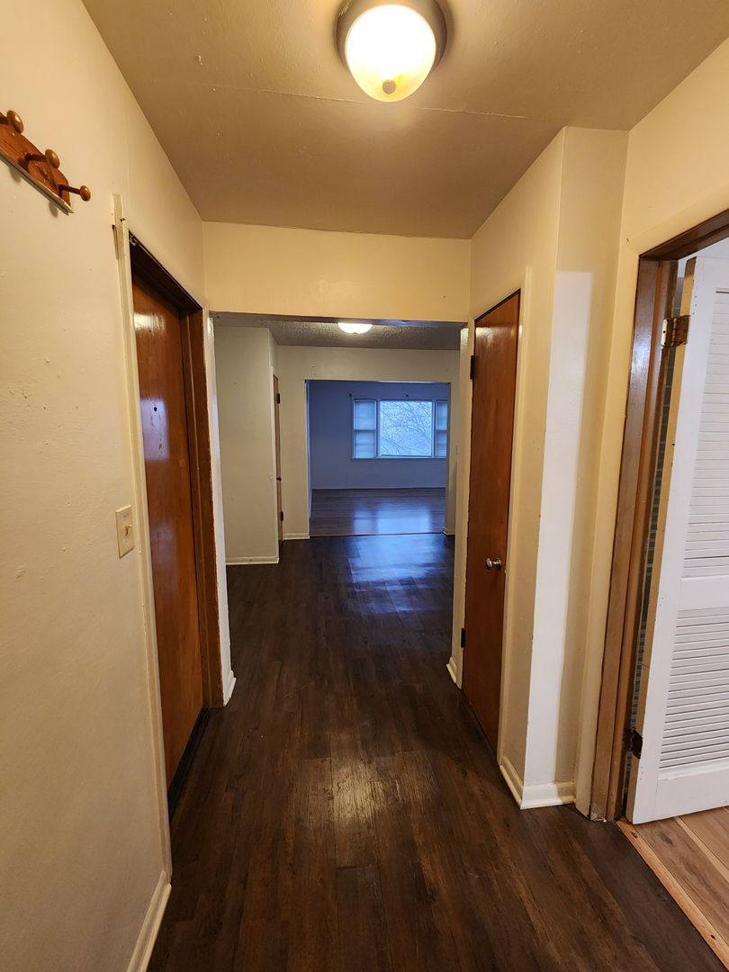 Apartment for rent at 1324 E 10th St, Davenport, IA 52803