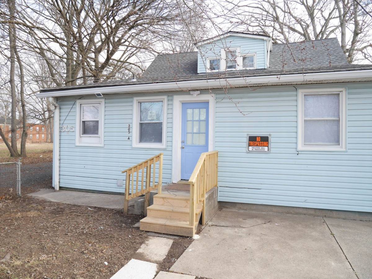 Apartment for rent at 305A S Marlyn Ave, Essex, MD 21221