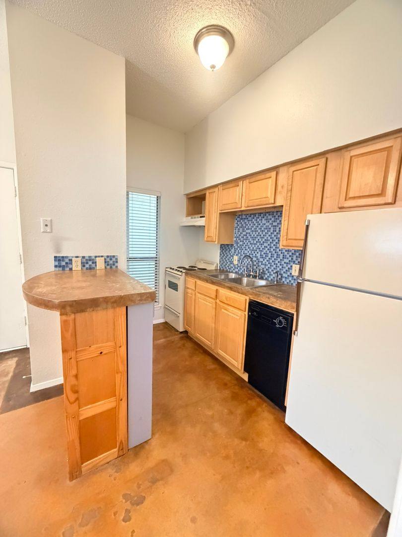 Apartment for rent at 1620 Waterston Ave, Austin, TX 78703