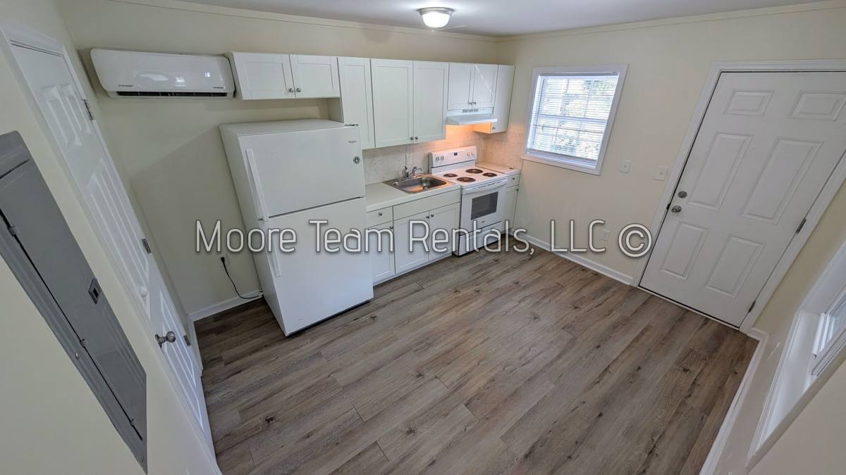 Apartment for rent at 16 Lake Dr, Hendersonville, NC 28739