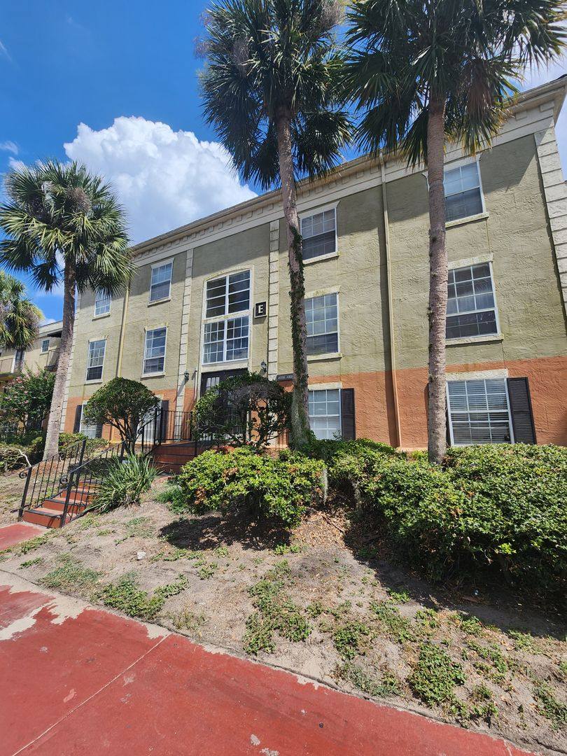 Condo for rent at 4106 Dijon Dr, Orlando, FL 32808