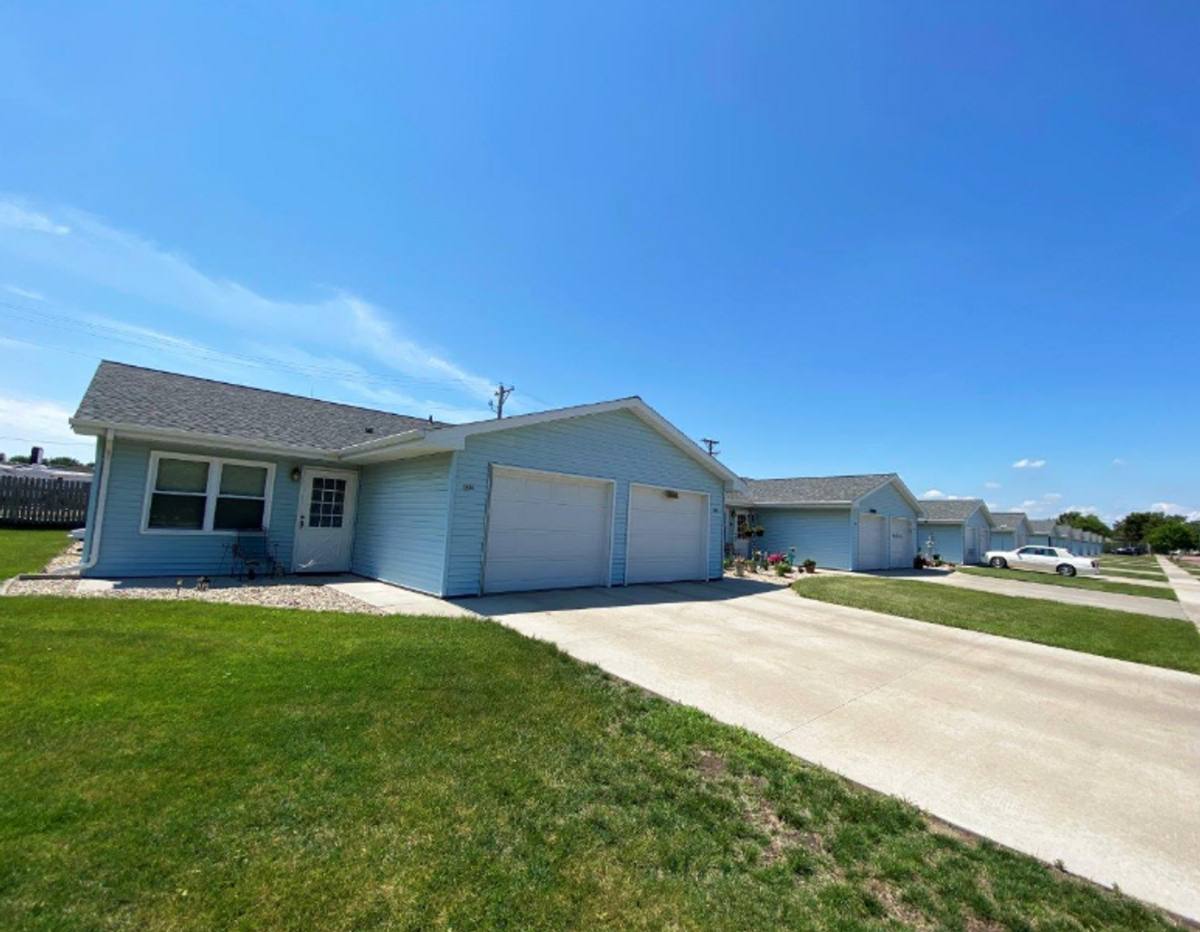 Townhouse for rent at 1401 - 1415 1501 -1523 W Elm, Mitchell, SD 57301