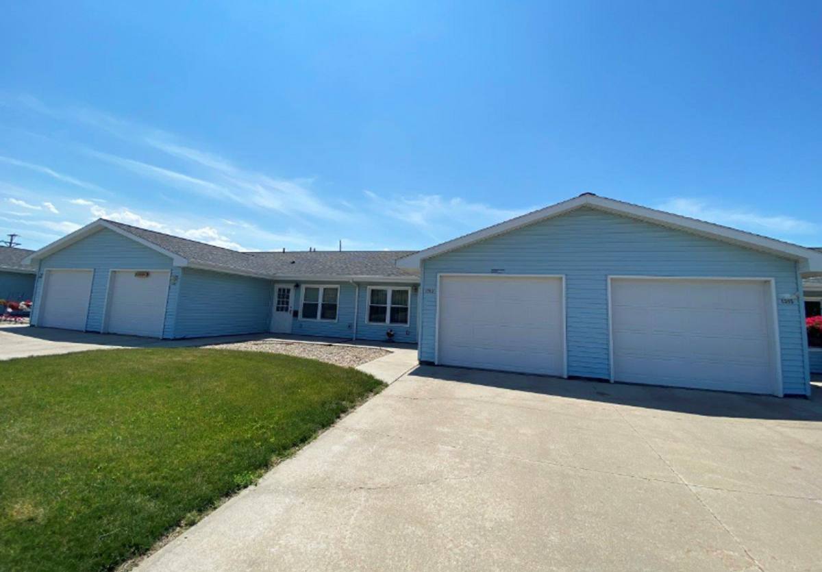 Townhouse for rent at 1401 - 1415 1501 -1523 W Elm, Mitchell, SD 57301