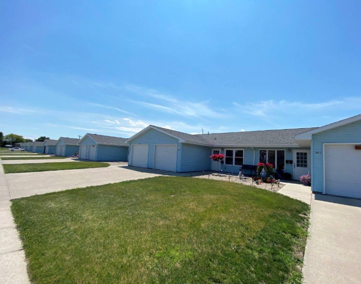 Townhouse for rent at 1401 - 1415 1501 -1523 W Elm, Mitchell, SD 57301