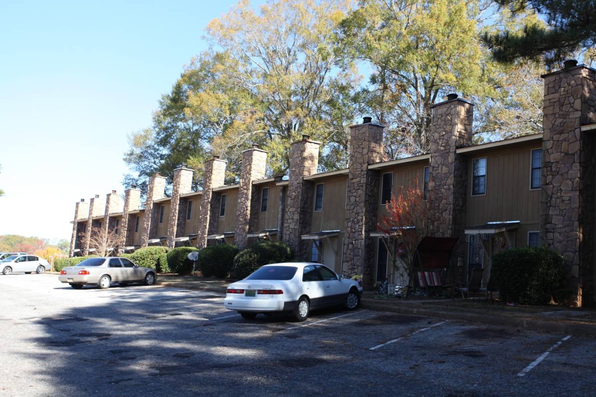 Apartment for rent at 1107 1108 Elliott Ave, Opelika, AL 36801