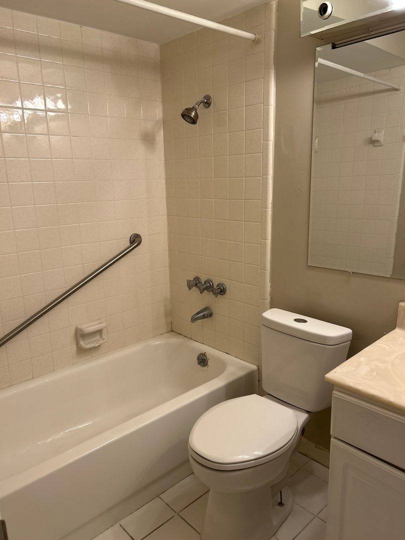 Apartment for rent at 204 E Gottsche Ave, Eustis, FL 32726