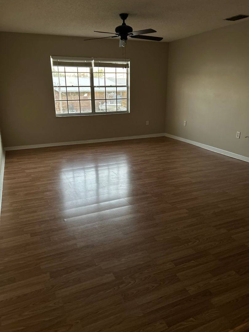 Apartment for rent at 204 E Gottsche Ave, Eustis, FL 32726
