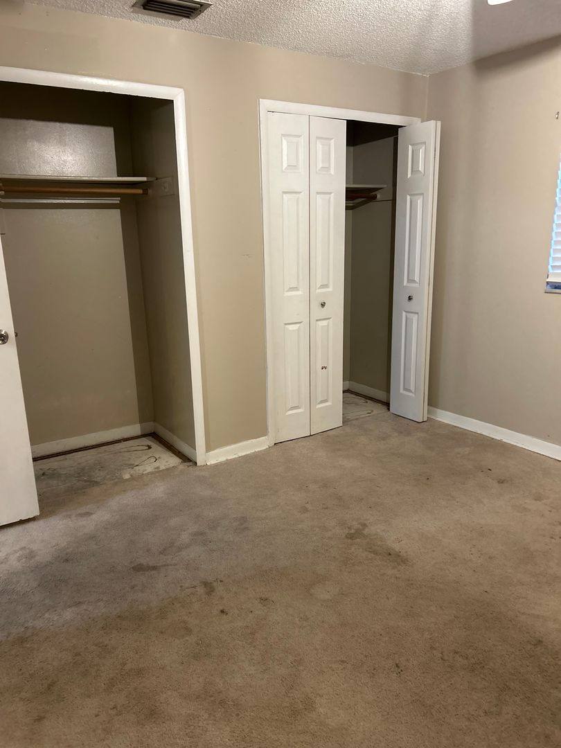 Apartment for rent at 204 E Gottsche Ave, Eustis, FL 32726