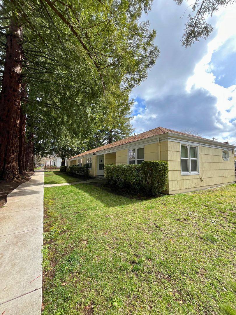 Apartment for rent at 1014 Lawrence St, Eugene, OR 97401