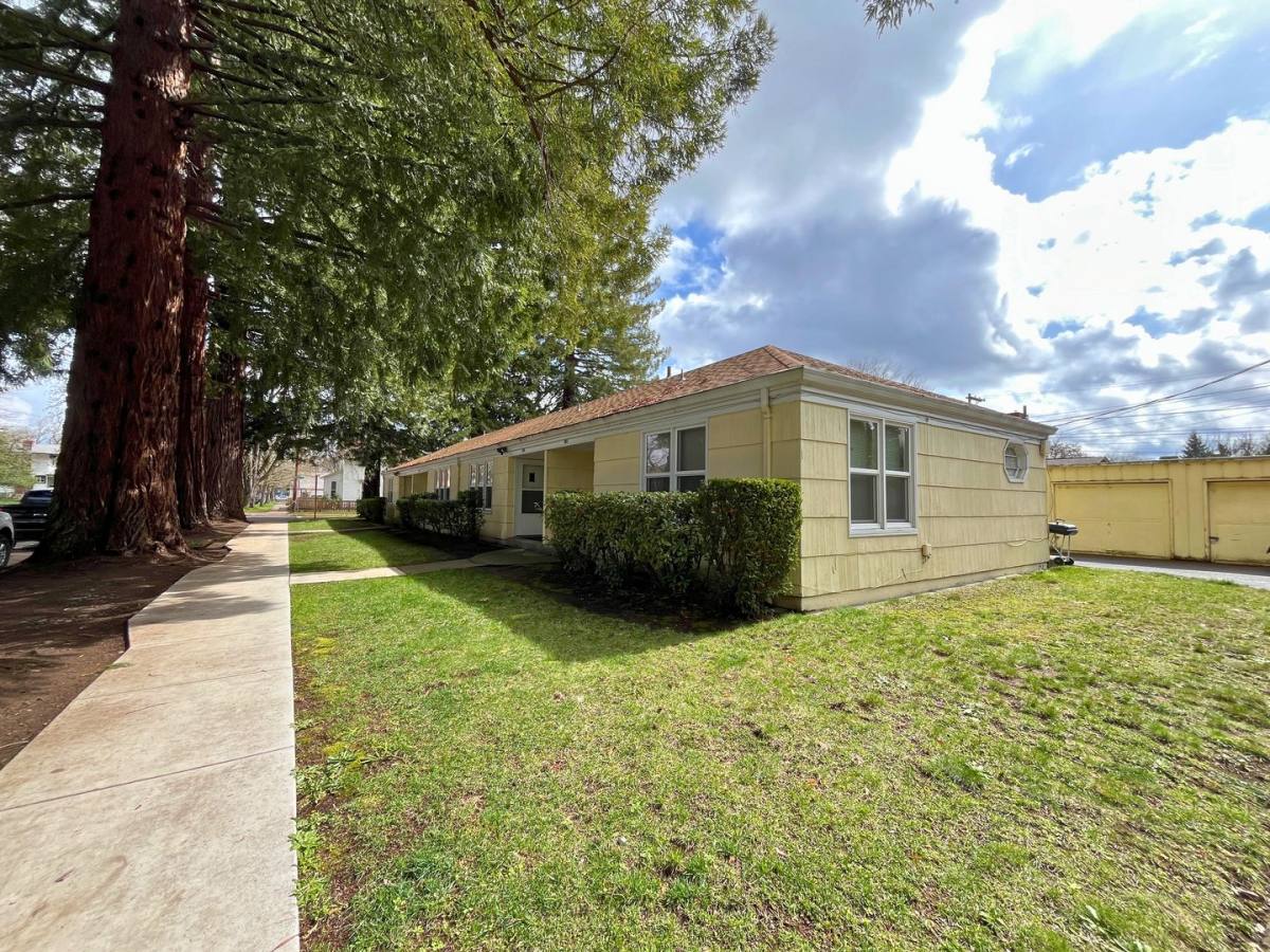 Apartment for rent at 1014 Lawrence St, Eugene, OR 97401