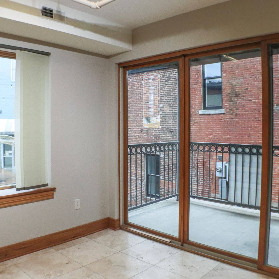 Apartment for rent at 904 E Broadway, Columbia, MO 65201