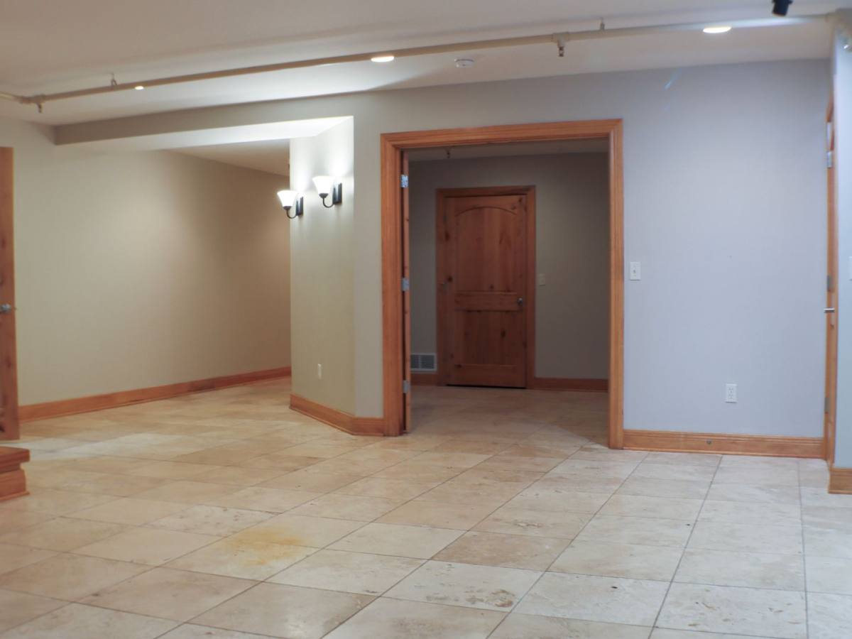 Apartment for rent at 904 E Broadway, Columbia, MO 65201