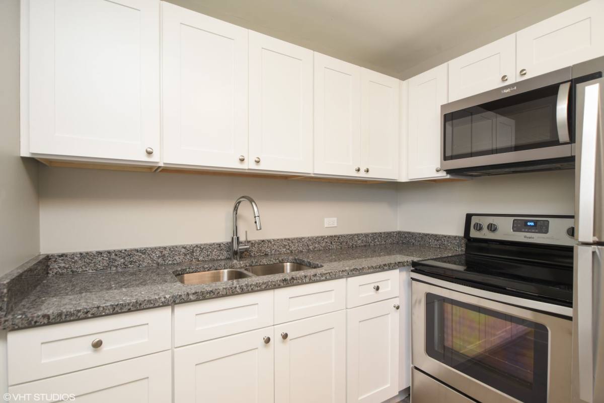 Apartment for rent at 2114 N Elmwood Ave, Waukegan, IL 60087