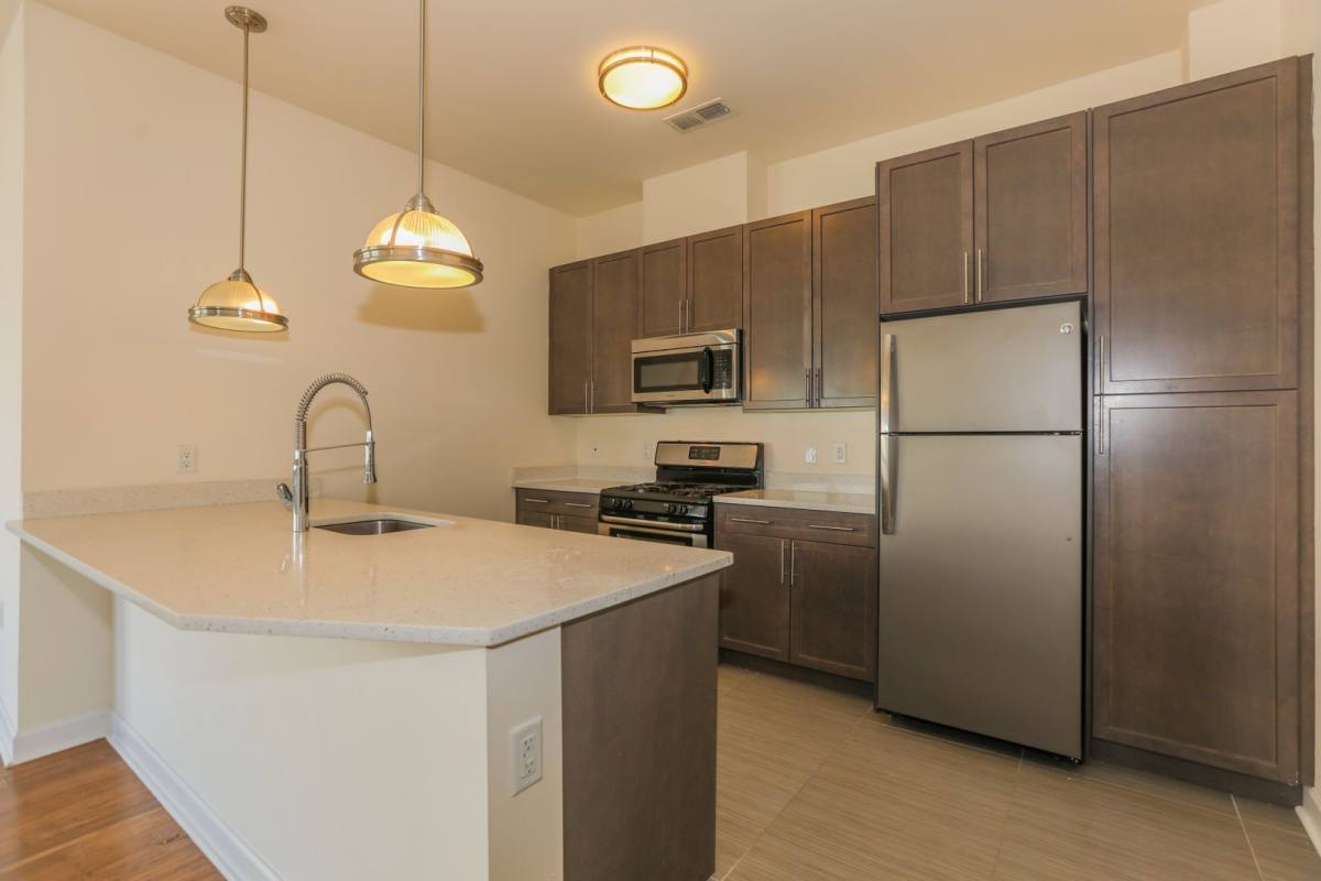 Apartment for rent at 10 Main St, Edgewater, NJ 07020