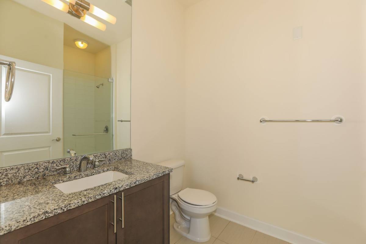Apartment for rent at 10 Main St, Edgewater, NJ 07020