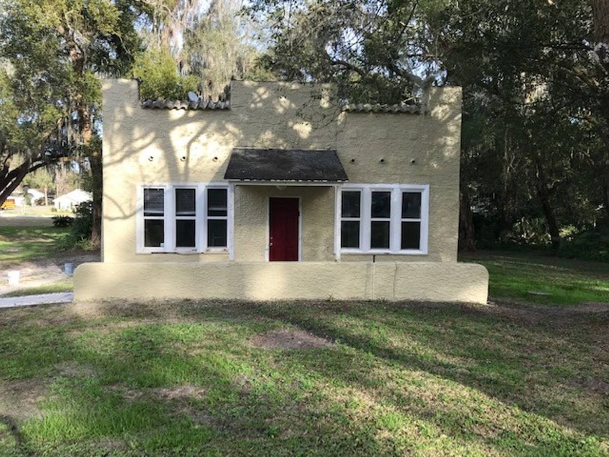 House for rent at 315 S Winslow Ave, Deland, FL 32724
