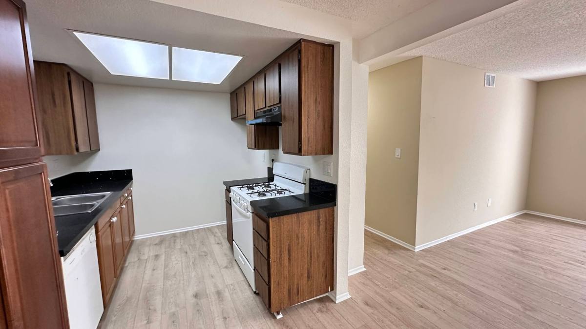 Apartment for rent at 6540 Knott Ave, Buena Park, CA 90621