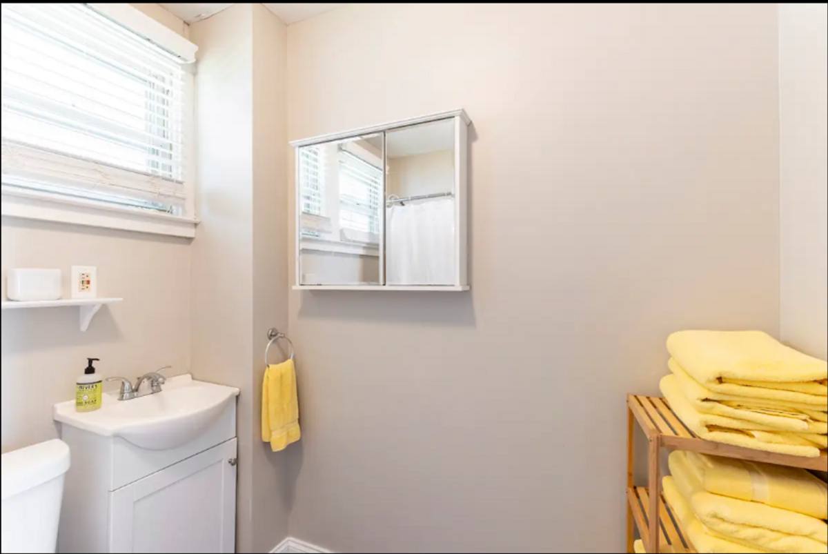 House for rent at 1046 Charles St, Louisville, KY 40204