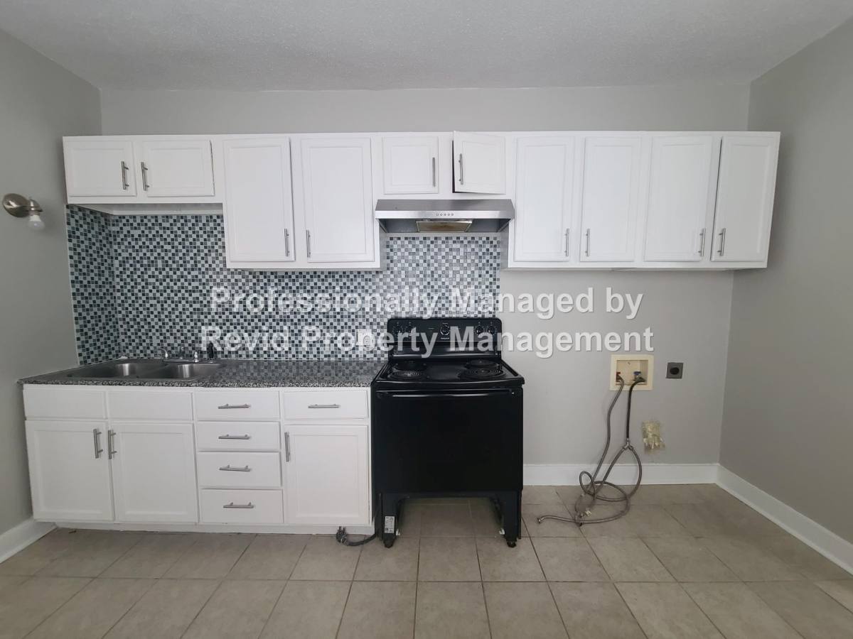 Apartment for rent at 800 Maury St, Memphis, TN 38107