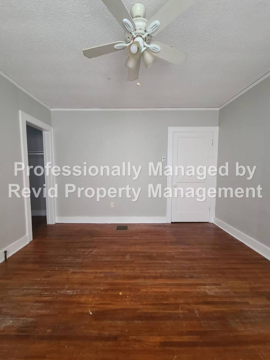 Apartment for rent at 800 Maury St, Memphis, TN 38107