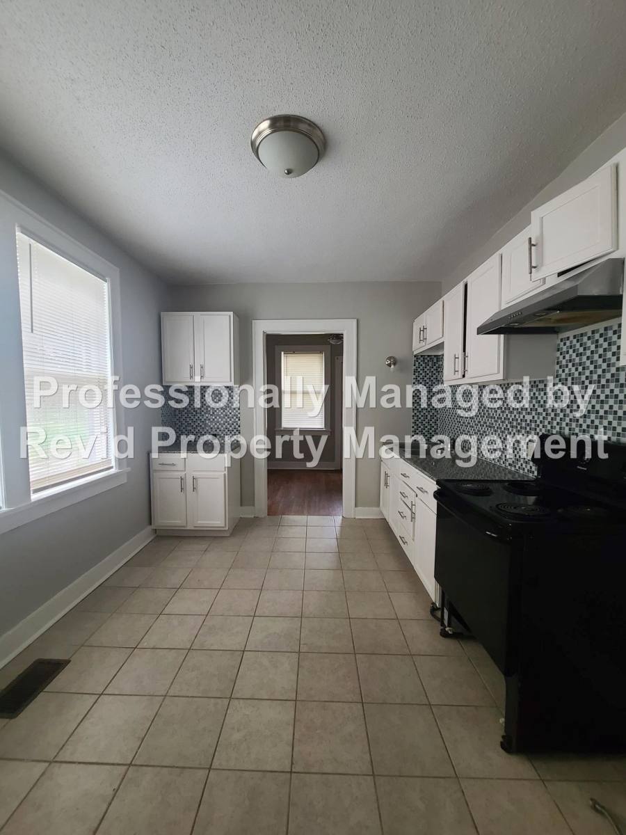 Apartment for rent at 800 Maury St, Memphis, TN 38107
