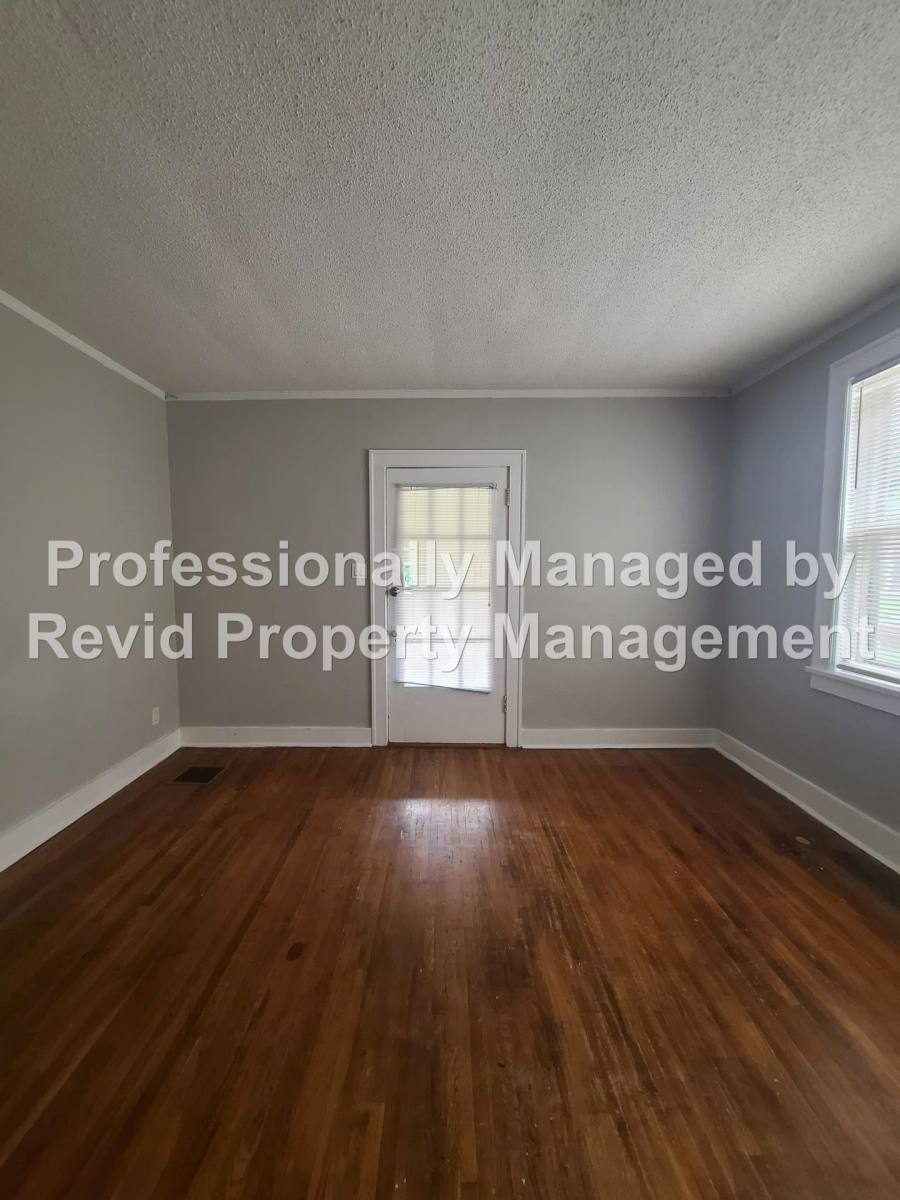 Apartment for rent at 800 Maury St, Memphis, TN 38107