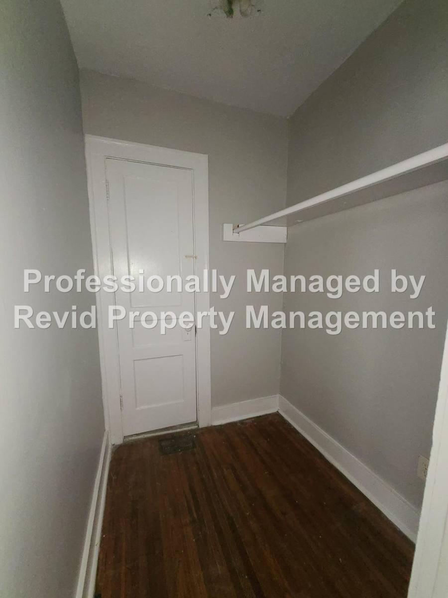 Apartment for rent at 800 Maury St, Memphis, TN 38107
